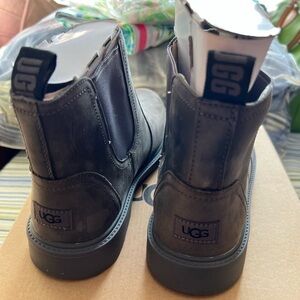 New Kid’s Ugg K Bolden Weather Boots. Size 4(USA). Size 3(UK).